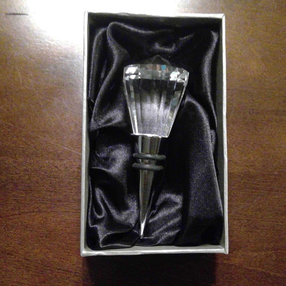 7 Crystal Wine Stoppers w/gift box